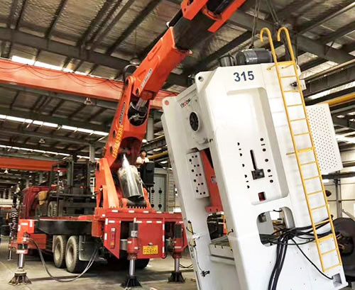 琼海附近随车吊出租，轻松解决运输难题