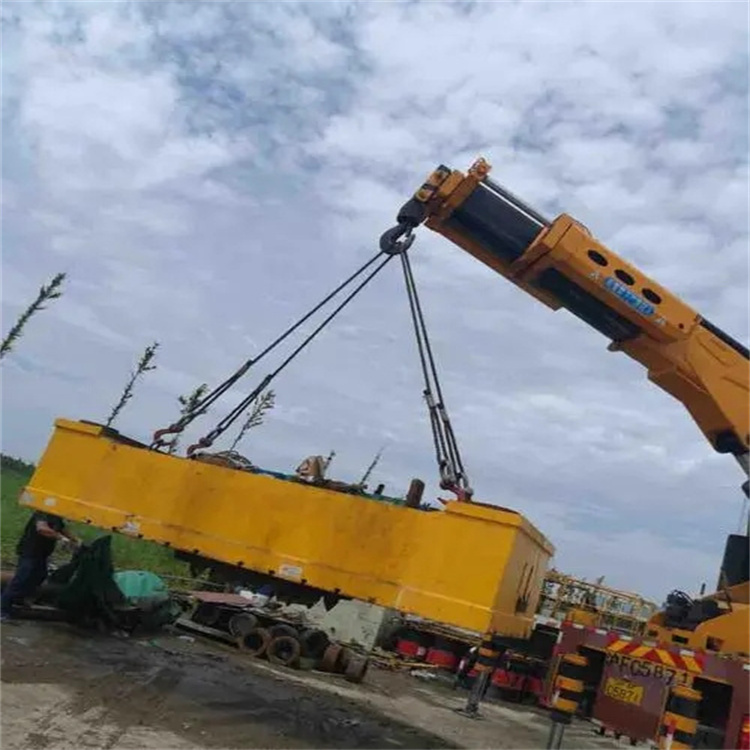 琼海随车吊吊集装箱怎么吊